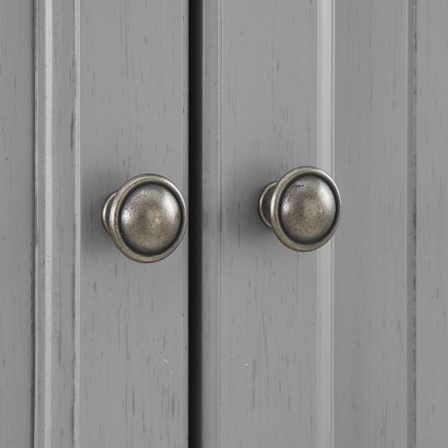 Seaside Pantry in Distressed Gray